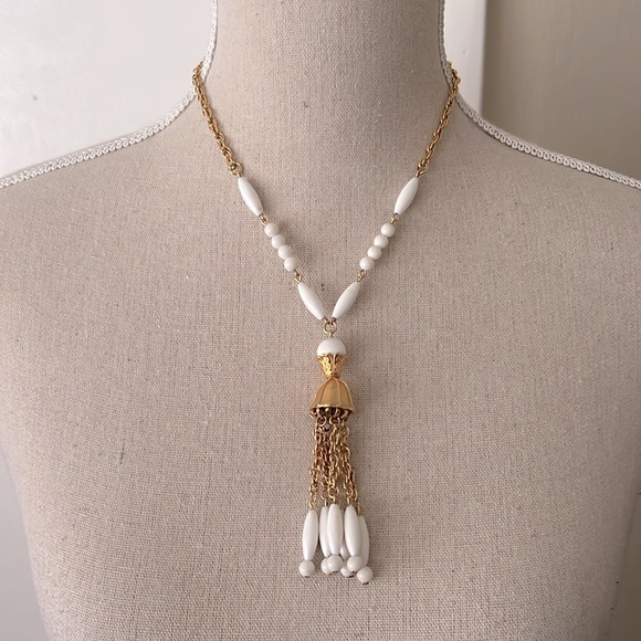 VTG | Costume Jewelry Necklace Bundle - Picture 7 of 14